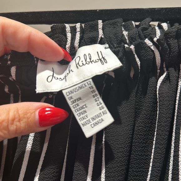 excellent condition off the shoulder Joseph blouse. - Picture 3 of 3